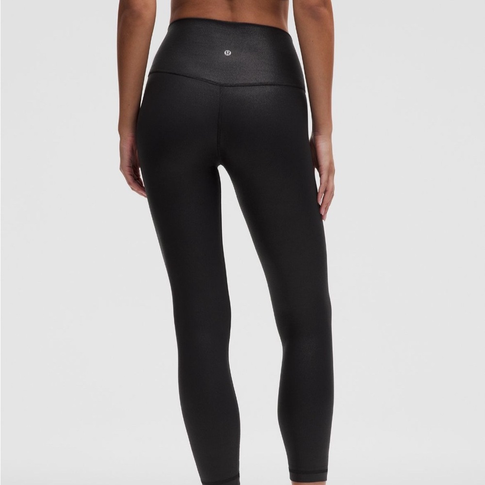 Good Condition. Lululemon Align High Rise Cropped 25” Leggings - Picture 4 of 7